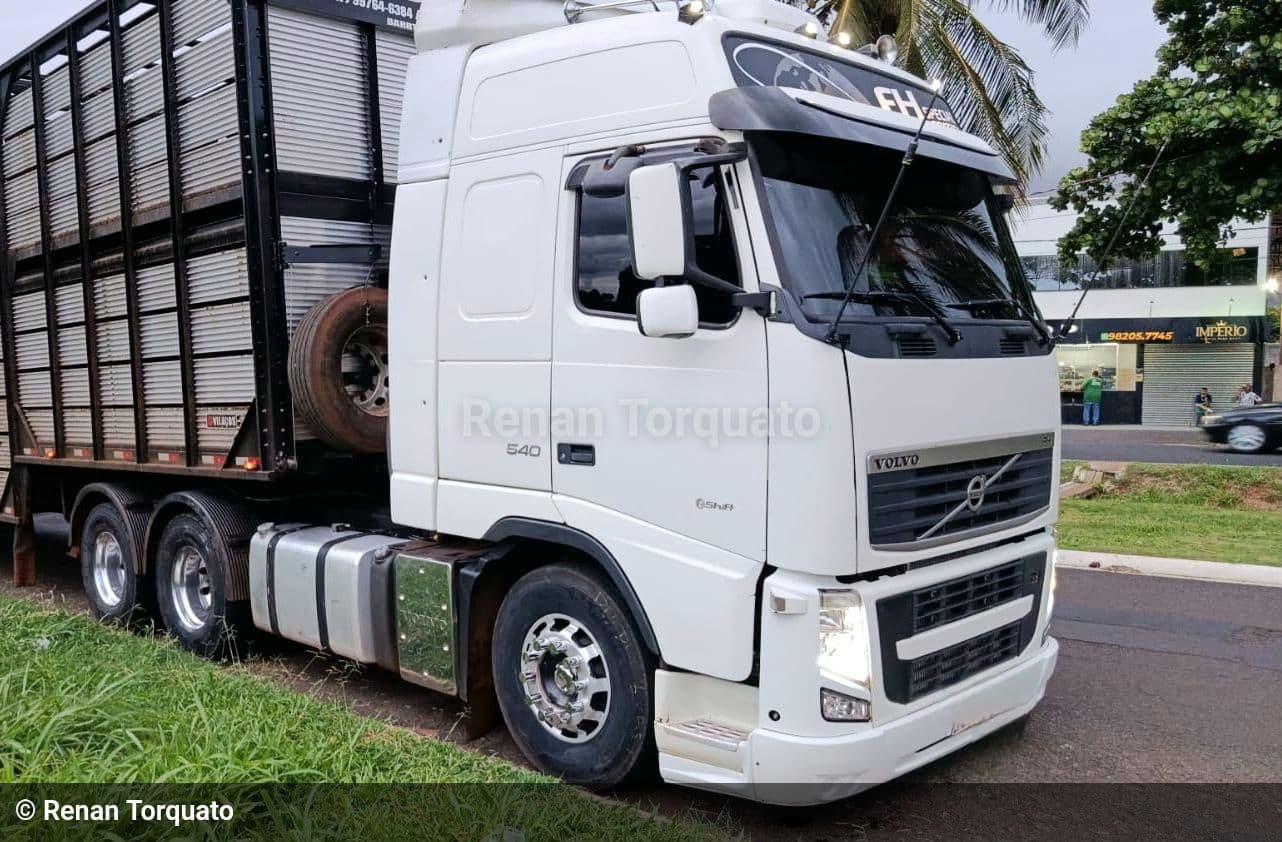 caminhao volvo FH-540 6x4 2p (diesel) (E5) 2014 em São José do Rio Preto/São Paulo - Imagem 1 de 5